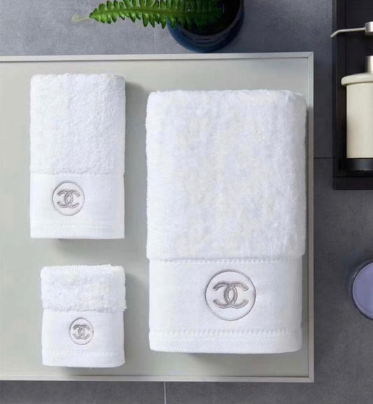 PREORDER CHANEL TOWEL SET